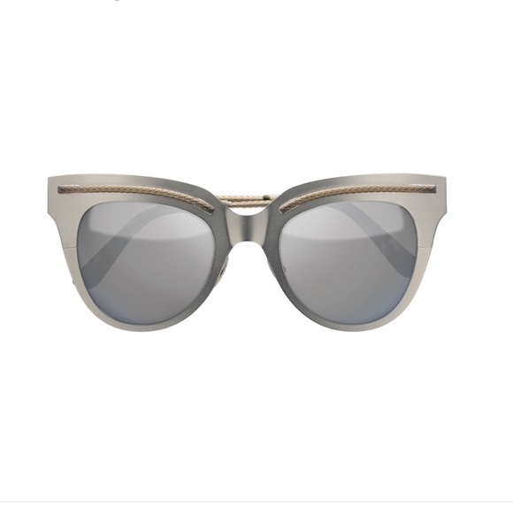 Bottega Veneta Accessories - Authentic BOTTEGA VENETA SUNGLASSES 🕶